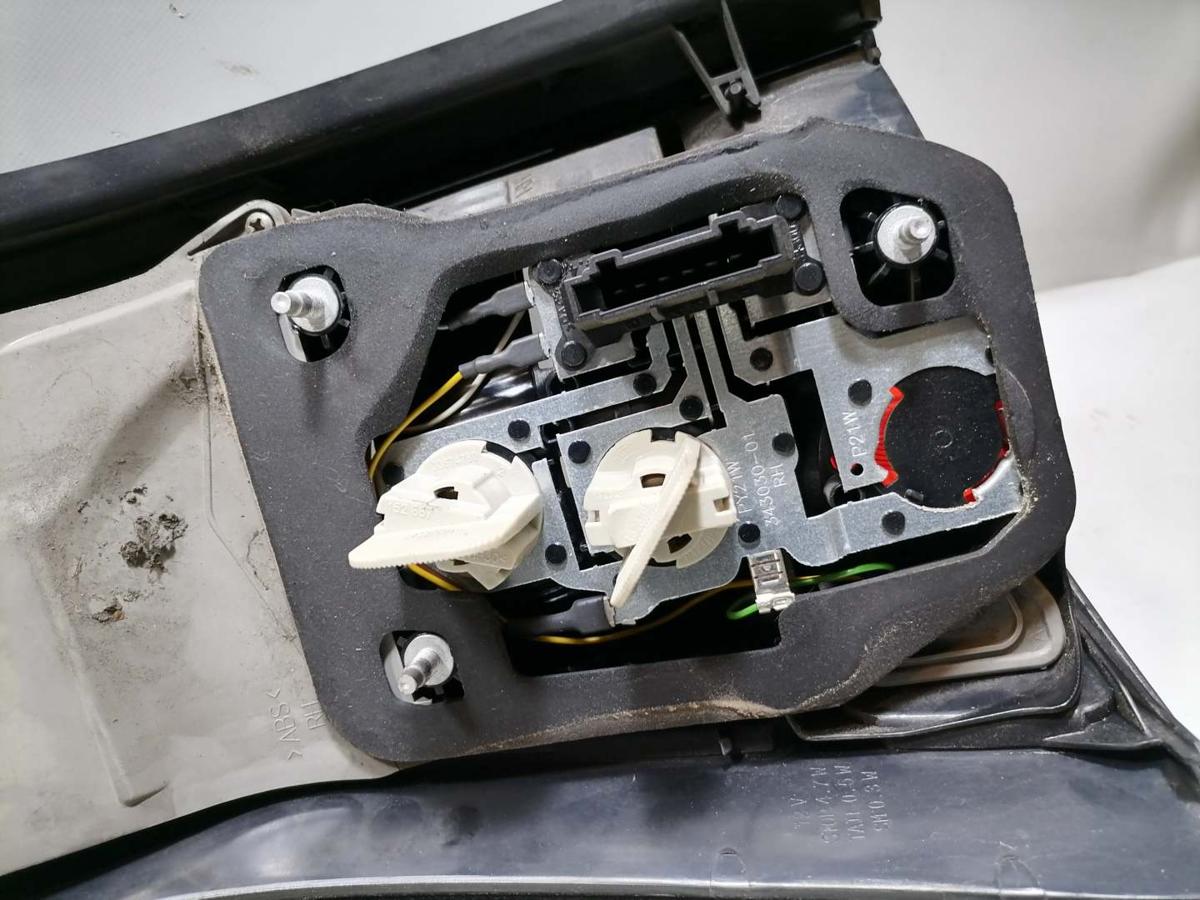 Saab 9-3 original R&uuml;ckleuchte Schlussleuchte rechts Kombi Facelift Bj.2008